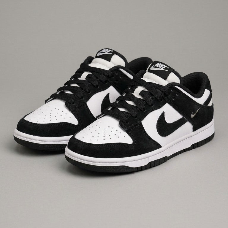 Nike Dunk Low "Panda" - Gamuza
