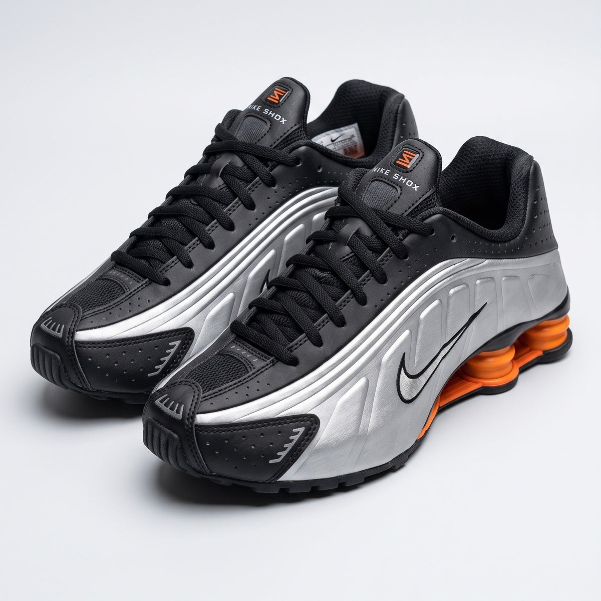 Nike Shox R4 - Negro / Plata / Naranja