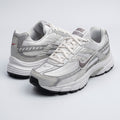 Nike Initiator - Blanco / Plata